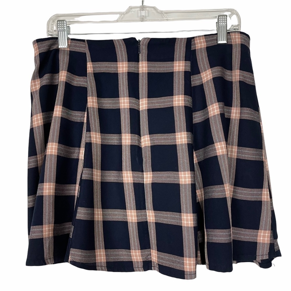 American Eagle Plaid Zippered Pleated Skirt - Picture 2 of 6